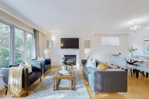 Photo 3 at 21 Sunmount Road, Sullivan, Toronto