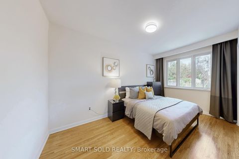Photo 12 at 21 Sunmount Road, Sullivan, Toronto