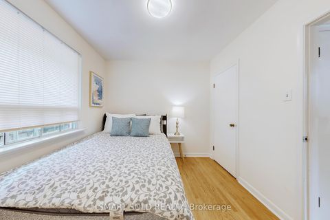 Photo 16 at 21 Sunmount Road, Sullivan, Toronto