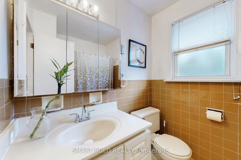 Photo 19 at 21 Sunmount Road, Sullivan, Toronto