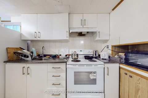Photo 23 at 21 Sunmount Road, Sullivan, Toronto