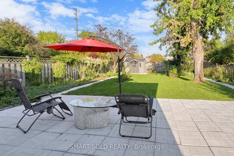 Photo 30 at 21 Sunmount Road, Sullivan, Toronto