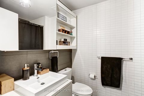 Photo 9 at 719 - 51 Trolley Crescent, Moss Park, Toronto