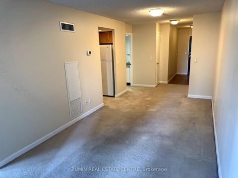 Photo 16 at 2116 - 8 Park Road, Moore Park, Toronto