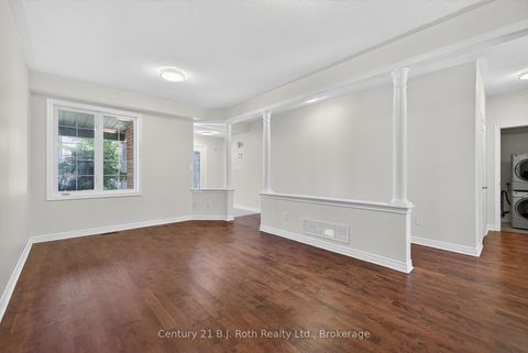 Photo 5 at 94 Destino Crescent, Vellore Village, Vaughan