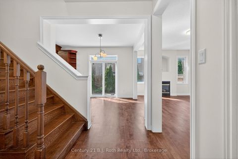 Photo 6 at 94 Destino Crescent, Vellore Village, Vaughan Photo 6 at 94 Destino Crescent, Vellore Village, Vaughan