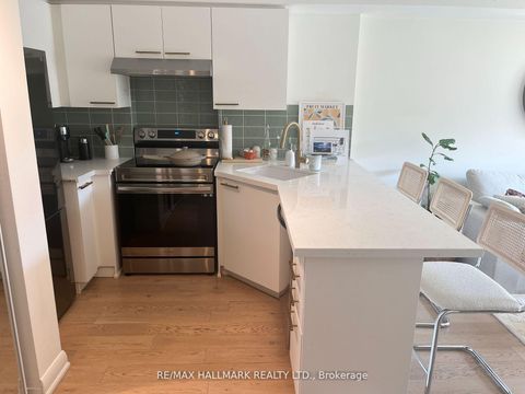 Photo 4 at 408 - 140 Bathurst Street, Waterfront Communities C1, Toronto