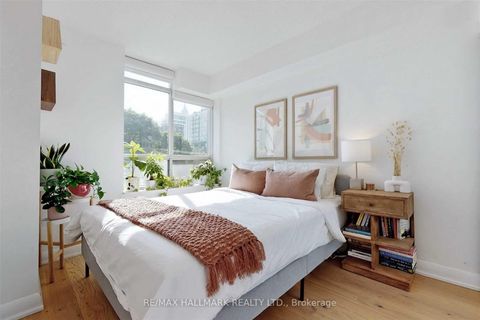 Photo 5 at 408 - 140 Bathurst Street, Waterfront Communities C1, Toronto