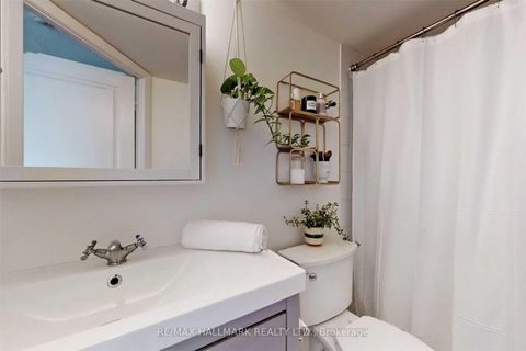 Photo 7 at 408 - 140 Bathurst Street, Waterfront Communities C1, Toronto