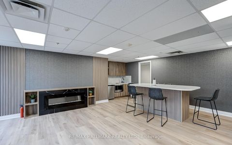 Photo 17 at 408 - 140 Bathurst Street, Waterfront Communities C1, Toronto
