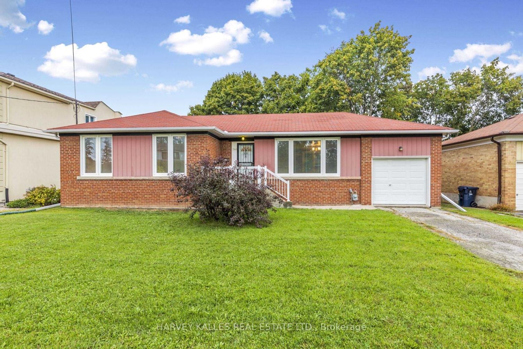 246 Brighton Avenue, Bathurst Manor, Toronto 