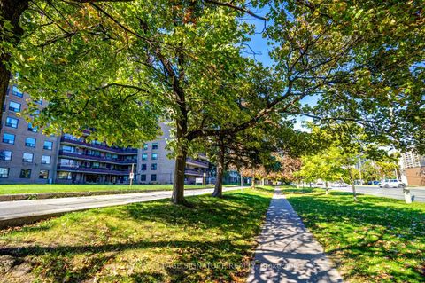 Photo 3 at 721 - 180 Markham Road, Scarborough Village, Toronto