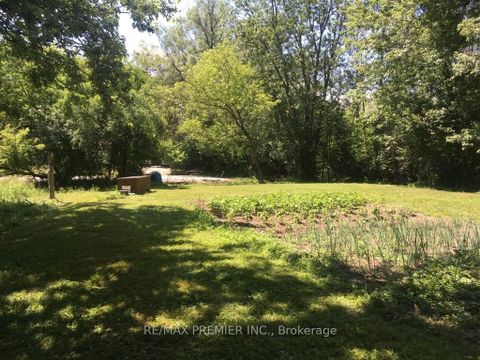 Photo 1 at  Fergus Avenue, Oak Ridges Lake Wilcox, Richmond Hill