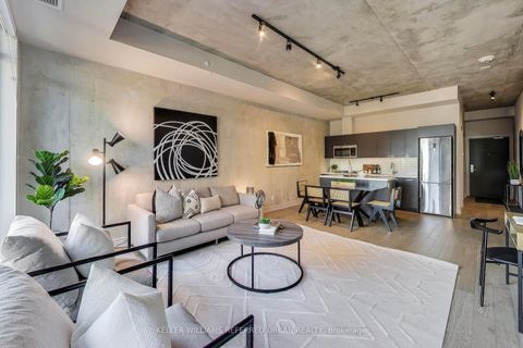 Photo 1 at 616 - 608 Richmond Street W, Waterfront Communities C1, Toronto