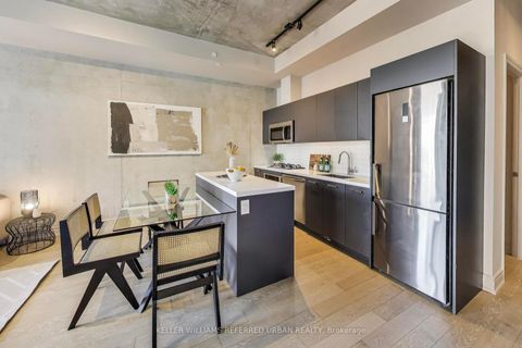 Photo 2 at 616 - 608 Richmond Street W, Waterfront Communities C1, Toronto