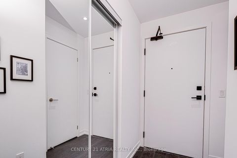 Photo 4 at 322 - 55 Mercer Street, Waterfront Communities C1, Toronto