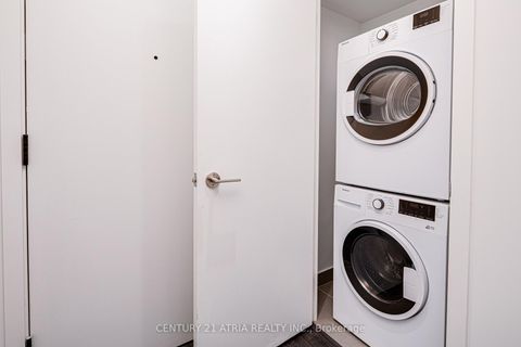 Photo 5 at 322 - 55 Mercer Street, Waterfront Communities C1, Toronto