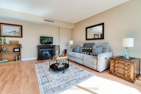 Photo 14 at 202 - 1071 Queens Avenue, CP College Park, Oakville