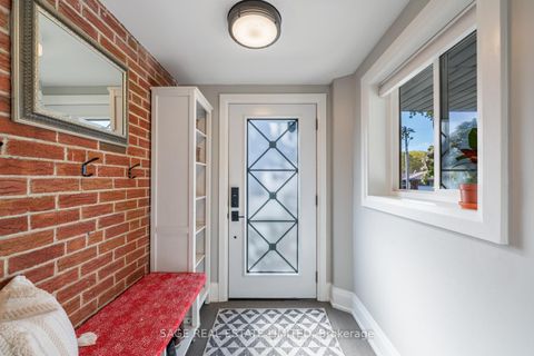 Photo 1 at 10 Lionel Heights Crescent, Donalda, Toronto