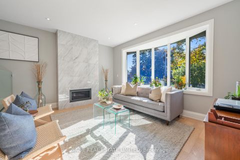 Photo 6 at 10 Lionel Heights Crescent, Donalda, Toronto