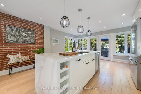 Photo 12 at 10 Lionel Heights Crescent, Donalda, Toronto