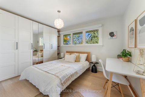 Photo 16 at 10 Lionel Heights Crescent, Donalda, Toronto