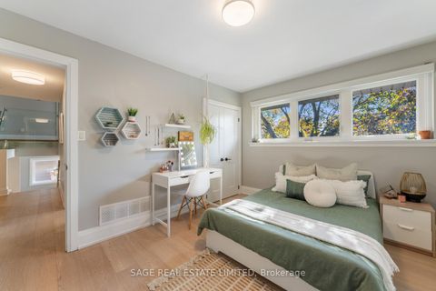 Photo 17 at 10 Lionel Heights Crescent, Donalda, Toronto