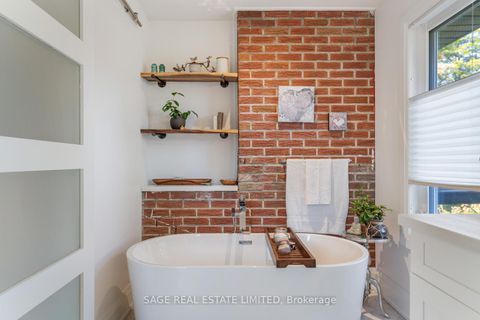 Photo 23 at 10 Lionel Heights Crescent, Donalda, Toronto