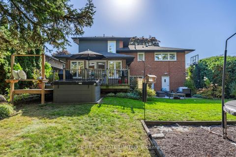 Photo 33 at 10 Lionel Heights Crescent, Donalda, Toronto