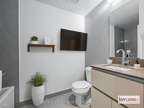 Photo 5 at 621 - 30 Baseball Place, South Riverdale, Toronto