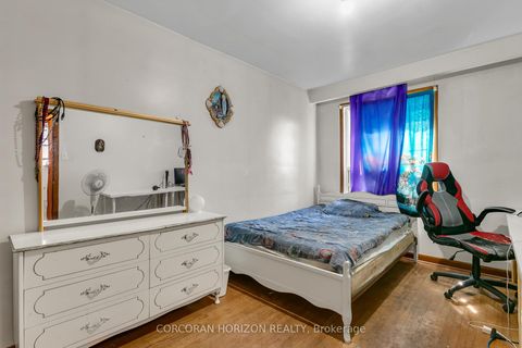 Photo 10 at 46 Macdonell Avenue, Roncesvalles, Toronto