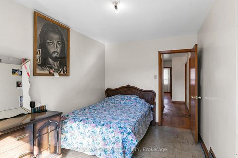 Photo 11 at 46 Macdonell Avenue, Roncesvalles, Toronto