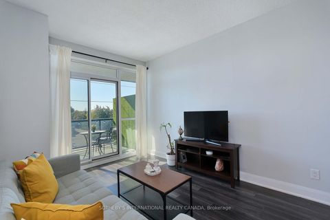 Photo 10 at 501 - 4700 Highway 7 Road, East Woodbridge, Vaughan