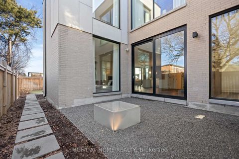 Photo 34 at 15 Fairmeadow Avenue, Windfields, Toronto