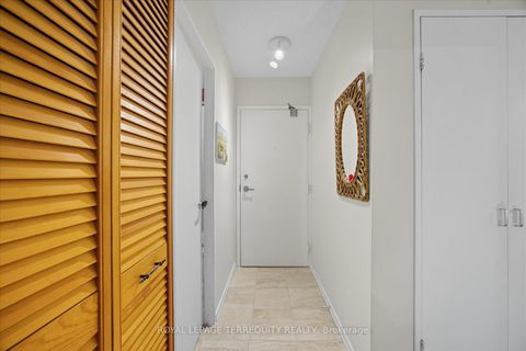 Photo 2 at 5-209 - 50 Old Kingston Road, West Hill, Toronto