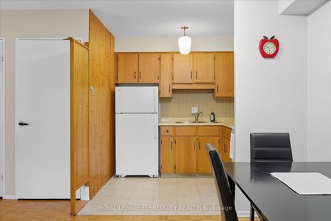 Photo 12 at 5-209 - 50 Old Kingston Road, West Hill, Toronto