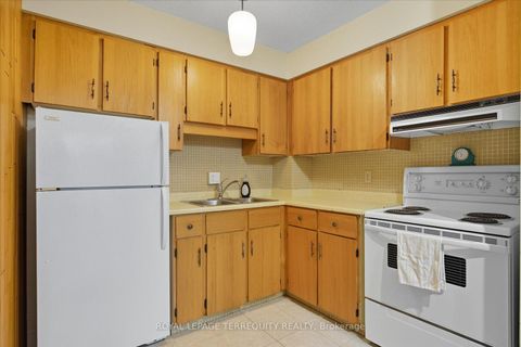 Photo 13 at 5-209 - 50 Old Kingston Road, West Hill, Toronto