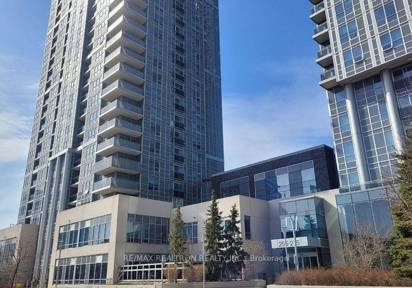 325 - 275 Village Green Square, Malvern West, Toronto 
