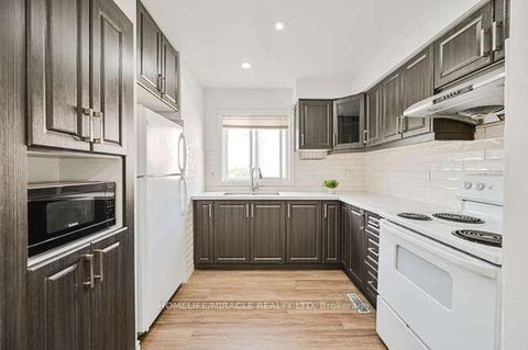 Photo 9 at 48 - 2012 Martingrove Road W, Clairville, Toronto