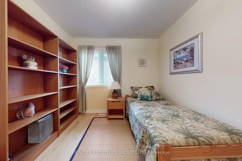 Photo 30 at 32 Shadow Falls Drive, Jefferson, Richmond Hill