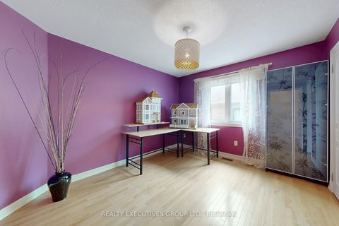 Photo 31 at 32 Shadow Falls Drive, Jefferson, Richmond Hill