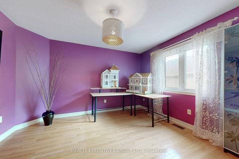 Photo 32 at 32 Shadow Falls Drive, Jefferson, Richmond Hill