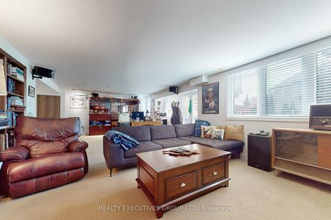 Photo 35 at 32 Shadow Falls Drive, Jefferson, Richmond Hill