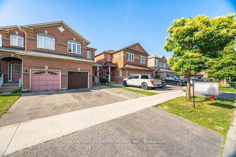 Photo 2 at 18 Fiddlehead Terrace, Malvern, Toronto