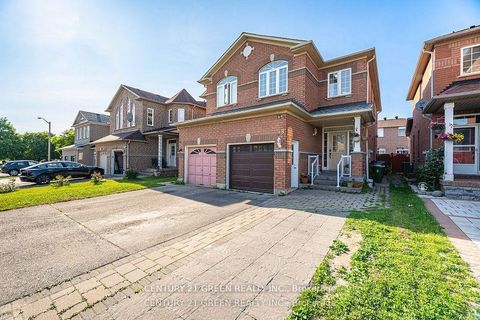 Photo 3 at 18 Fiddlehead Terrace, Malvern, Toronto