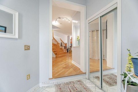 Photo 6 at 18 Fiddlehead Terrace, Malvern, Toronto