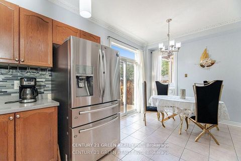 Photo 14 at 18 Fiddlehead Terrace, Malvern, Toronto