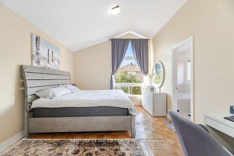 Photo 22 at 18 Fiddlehead Terrace, Malvern, Toronto