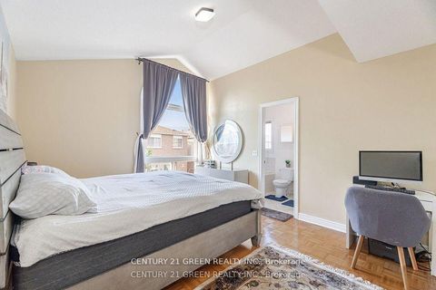 Photo 23 at 18 Fiddlehead Terrace, Malvern, Toronto