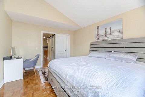 Photo 24 at 18 Fiddlehead Terrace, Malvern, Toronto